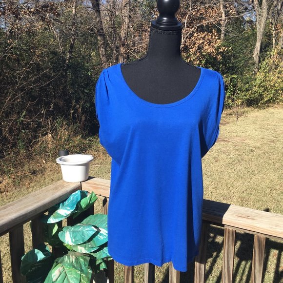 t shirt - Picture 2 of 8